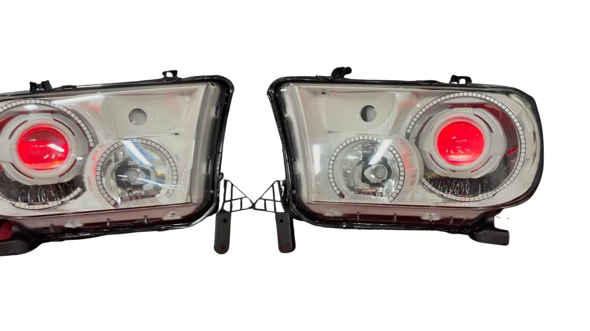 2007-2014 Toyota Tundra Headlights