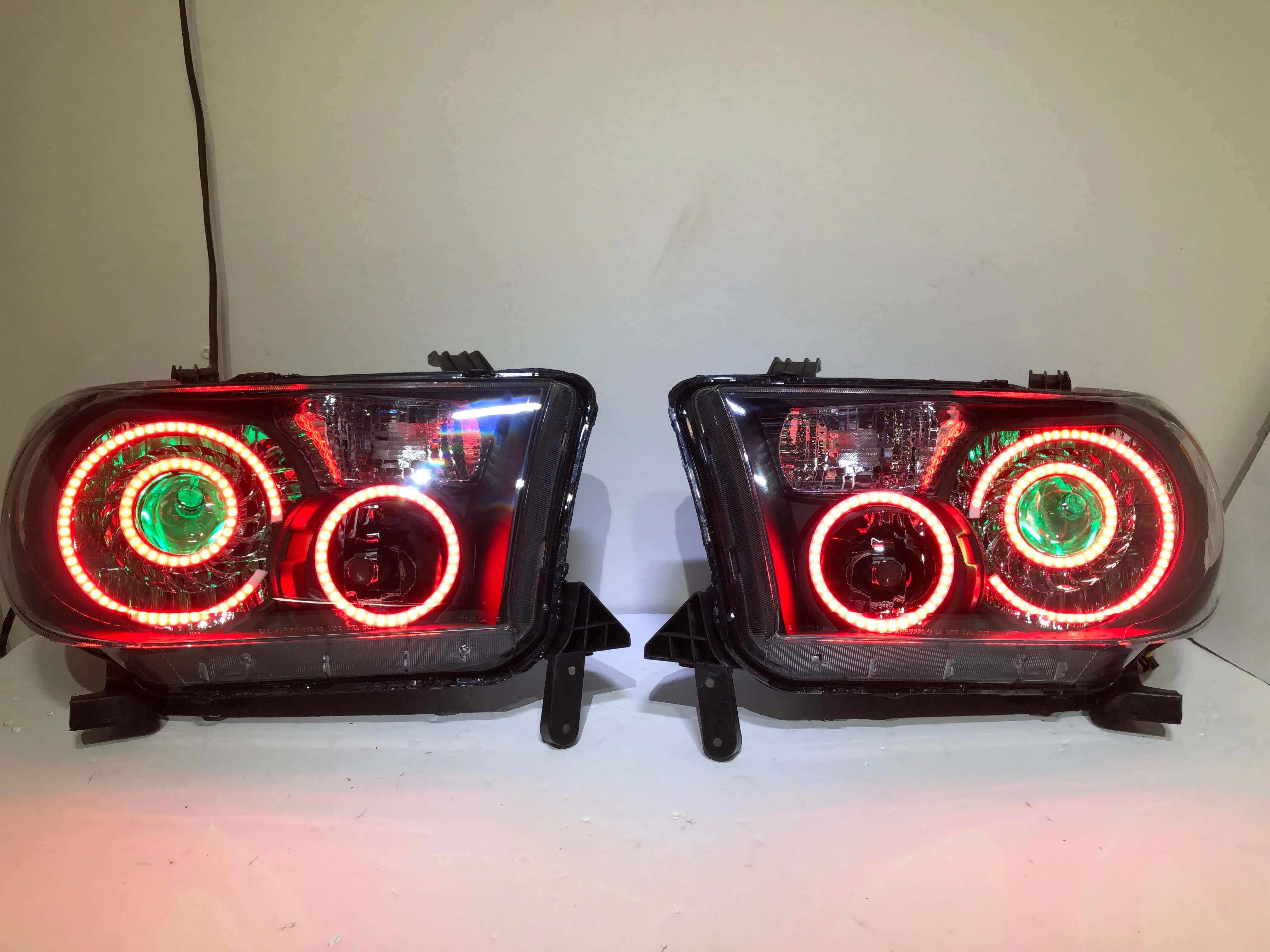 2007-2014 Toyota Tundra Headlights