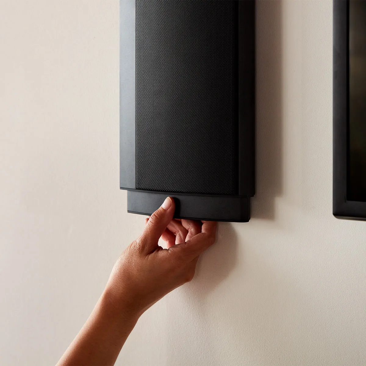 Definitive Technology Mythos LCR-75 Indoor/Outdoor LCR Speaker