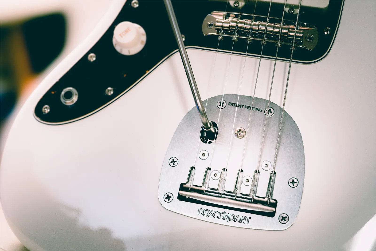 Descendant Vibrato Unit - Right Handed