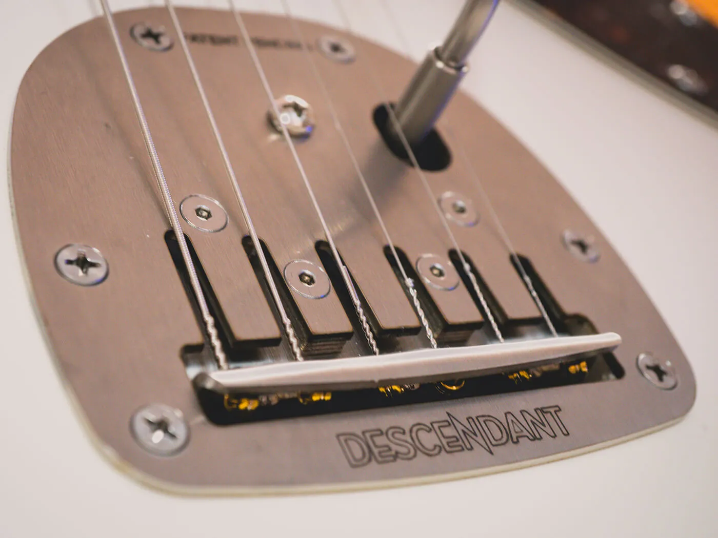 Descendant Vibrato Unit - Right Handed