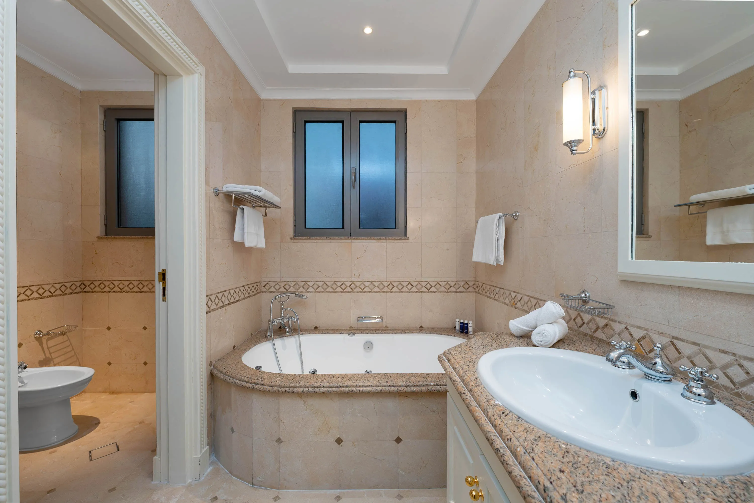 Exclusive Villa w/ Private Pool, Garden & Beach
