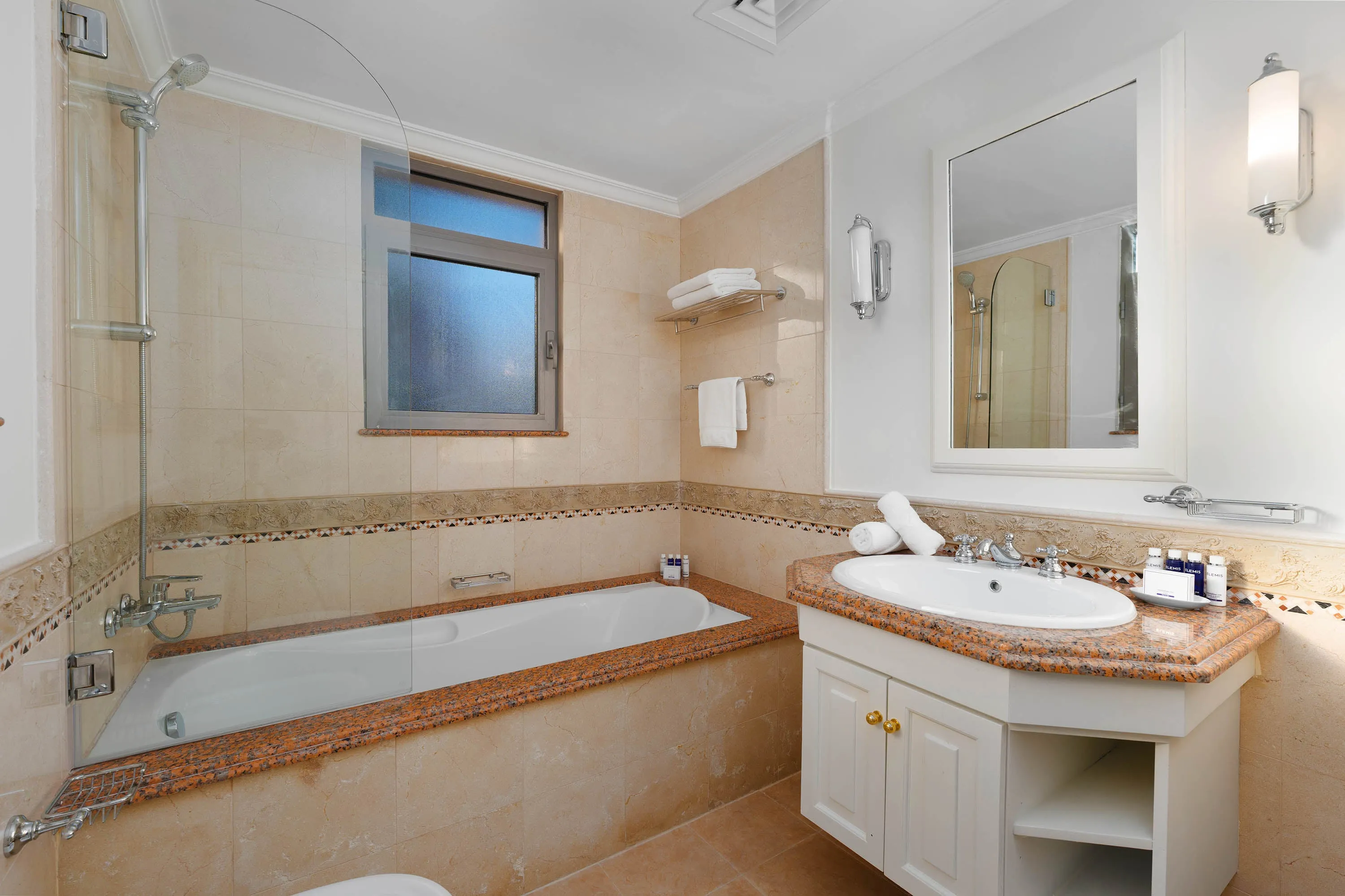 Exclusive Villa w/ Private Pool, Garden & Beach