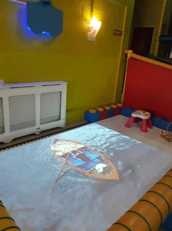 SENse Air- Interactive Floor Projection System